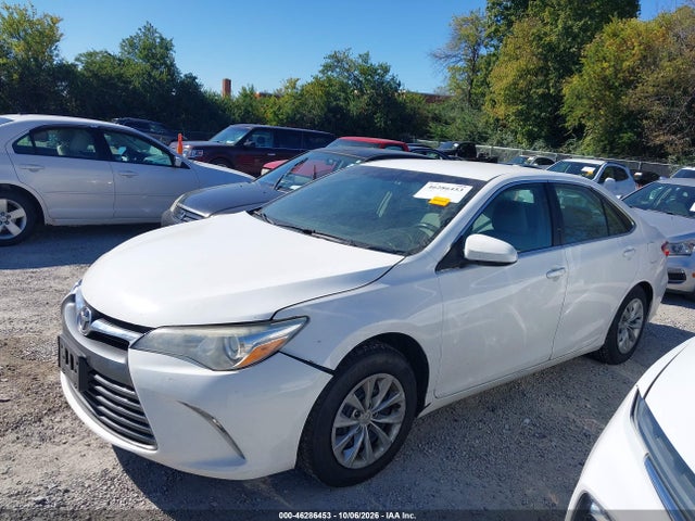 46286453 :رقم المزاد ، 4T4BF1FK1FR506025 vin ، 2015 Toyota Camry Le مزاد بيع
