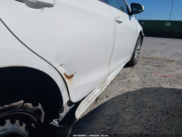 46286453 :رقم المزاد ، 4T4BF1FK1FR506025 vin ، 2015 Toyota Camry Le مزاد بيع
