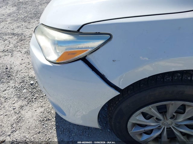 46286453 :رقم المزاد ، 4T4BF1FK1FR506025 vin ، 2015 Toyota Camry Le مزاد بيع