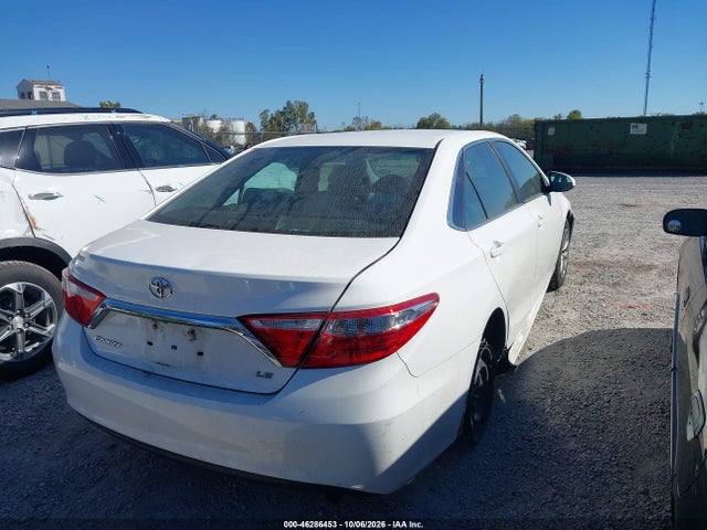 46286453 :رقم المزاد ، 4T4BF1FK1FR506025 vin ، 2015 Toyota Camry Le مزاد بيع