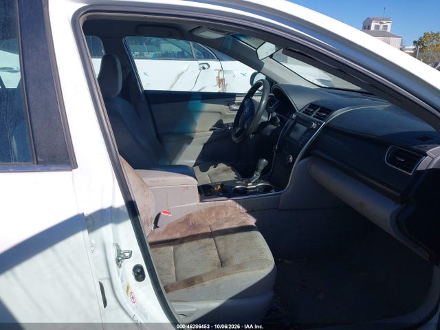 46286453 :رقم المزاد ، 4T4BF1FK1FR506025 vin ، 2015 Toyota Camry Le مزاد بيع