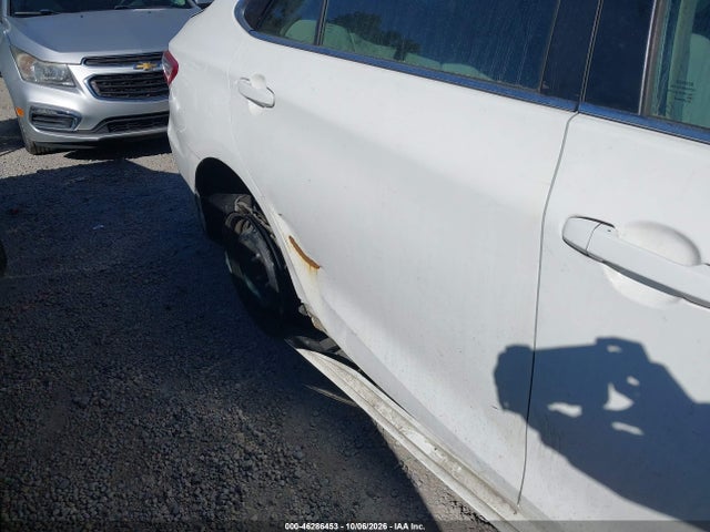 46286453 :رقم المزاد ، 4T4BF1FK1FR506025 vin ، 2015 Toyota Camry Le مزاد بيع