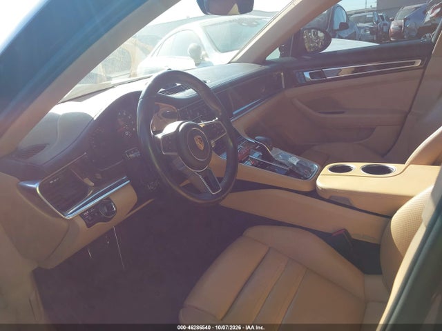 46286540 :رقم المزاد ، WP0AB2A71JL134943 vin ، 2018 Porsche Panamera 4s مزاد بيع