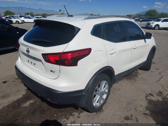 46286896 :رقم المزاد ، JN1BJ1CP8JW193889 vin ، 2018 Nissan Rogue Sport Sv مزاد بيع