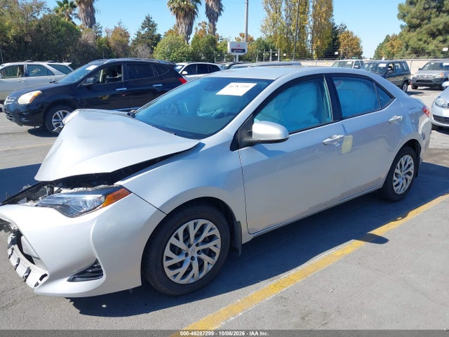 2T1BURHE8HC808213 Toyota COROLLA LE