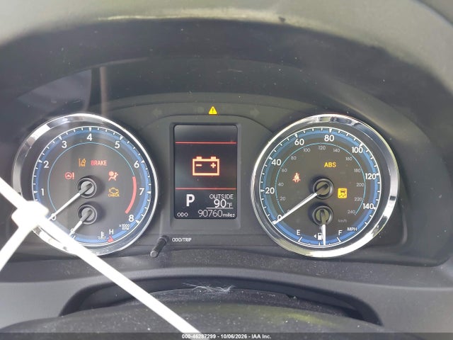 2T1BURHE8HC808213 Toyota COROLLA LE
