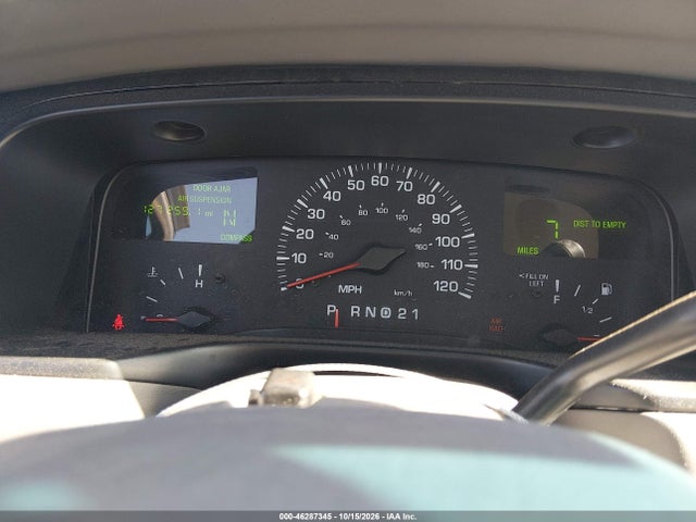 Продажа на аукционе авто 2000 Lincoln Town Car Signature, vin: 1LNHM82W7YY935726, номер лота: 46287345