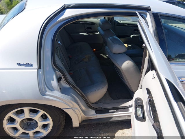 Продажа на аукционе авто 2000 Lincoln Town Car Signature, vin: 1LNHM82W7YY935726, номер лота: 46287345