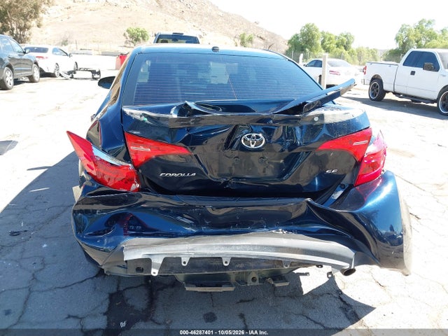 Toyota COROLLA SE 2018 5YFBURHE7JP792429 Image 16