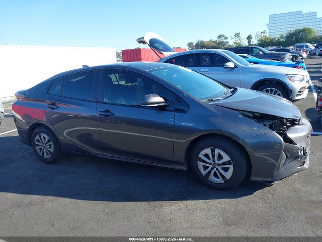 Toyota Prius Two 2018 JTDKBRFU1J3584412 Image 13