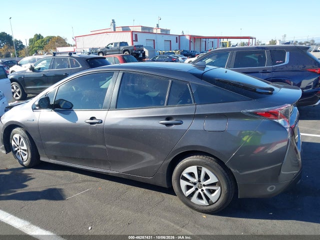 Toyota Prius Two 2018 JTDKBRFU1J3584412 Image 14