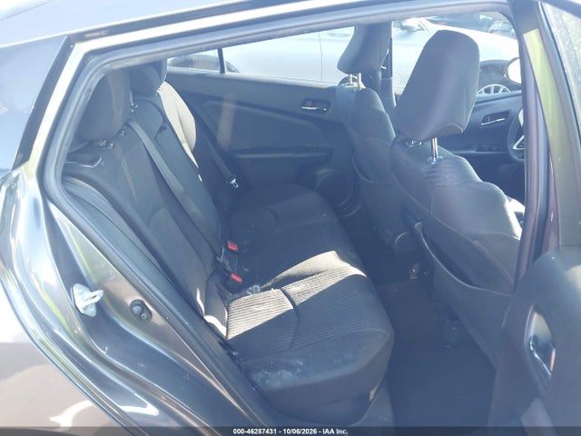Toyota Prius Two 2018 JTDKBRFU1J3584412 Image 8