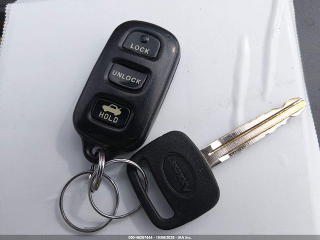 2005 Toyota Camry Le მანქანა იყიდება აუქციონზე, vin: JTDBE32KX50317026, აუქციონის ნომერი: 46287444