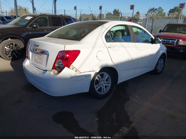 Chevrolet Sonic Lt Auto 2014 1G1JC5SH1E4106803 Image 4