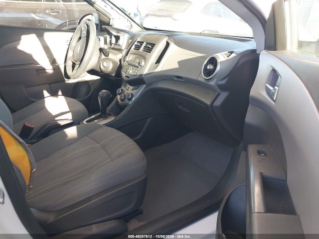 Chevrolet Sonic Lt Auto 2014 1G1JC5SH1E4106803 Image 5
