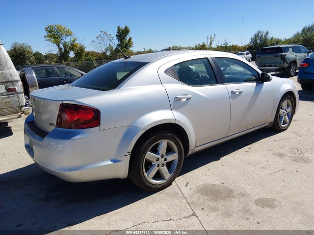 46287613 :رقم المزاد ، 1B3BD2FG9BN531606 vin ، 2011 Dodge Avenger Lux مزاد بيع