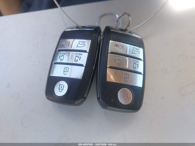 KIA SEDONA LX 2017 KNDMB5C15H6332280 Image 11