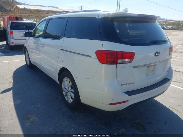KIA SEDONA LX 2017 KNDMB5C15H6332280 Image 3