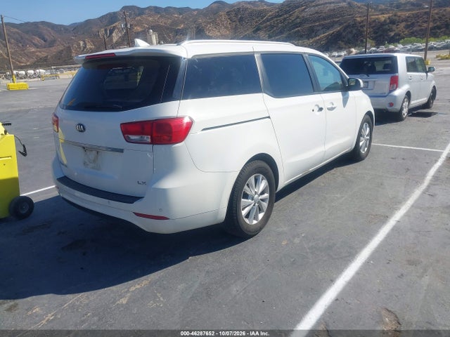 KIA SEDONA LX 2017 KNDMB5C15H6332280 Image 4