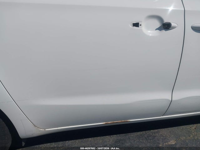 KIA SEDONA LX 2017 KNDMB5C15H6332280 Image 6
