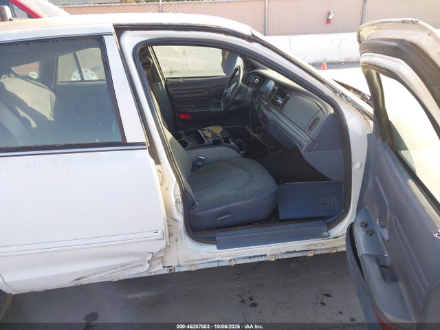 1997 Ford Crown Victoria Police Interceptor მანქანა იყიდება აუქციონზე, vin: 2FALP71W2VX201160, აუქციონის ნომერი: 46287683