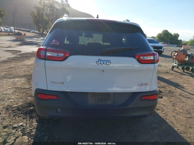 1C4PJMCB0GW301570 Jeep Cherokee Latitude