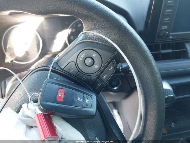 46287753 :رقم المزاد ، 2T3W1RFV0MC131673 vin ، 2021 Toyota Rav4 Xle مزاد بيع