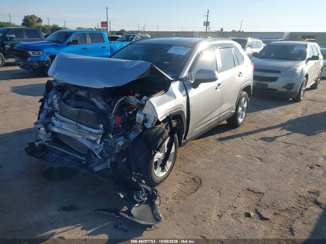 46287753 :رقم المزاد ، 2T3W1RFV0MC131673 vin ، 2021 Toyota Rav4 Xle مزاد بيع