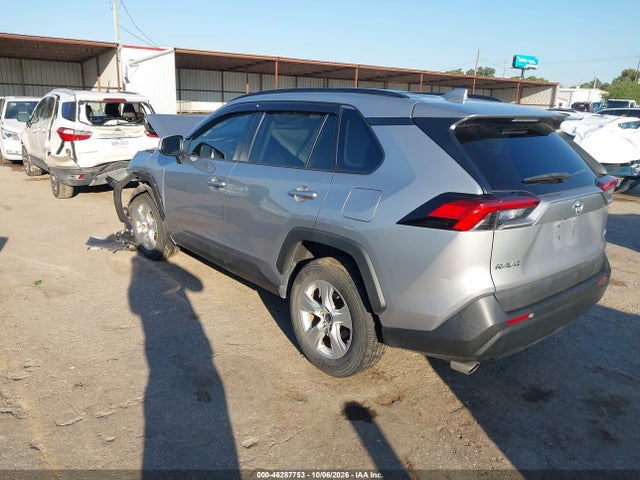 46287753 :رقم المزاد ، 2T3W1RFV0MC131673 vin ، 2021 Toyota Rav4 Xle مزاد بيع