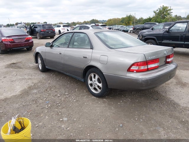 2001 Lexus Es 300 მანქანა იყიდება აუქციონზე, vin: JT8BF28G010329642, აუქციონის ნომერი: 46287781