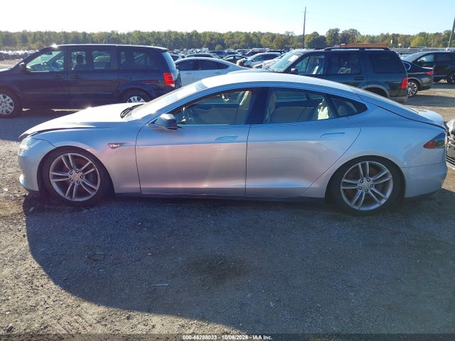 Auction sale of the 2013 Tesla Model S, vin: 5YJSA1DG4DFP03790, lot number: 46288033