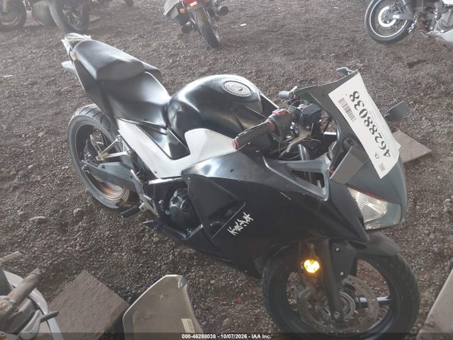 46288038 :رقم المزاد ، MLHNC5159F5100725 vin ، 2015 Honda Cbr300 Ra مزاد بيع