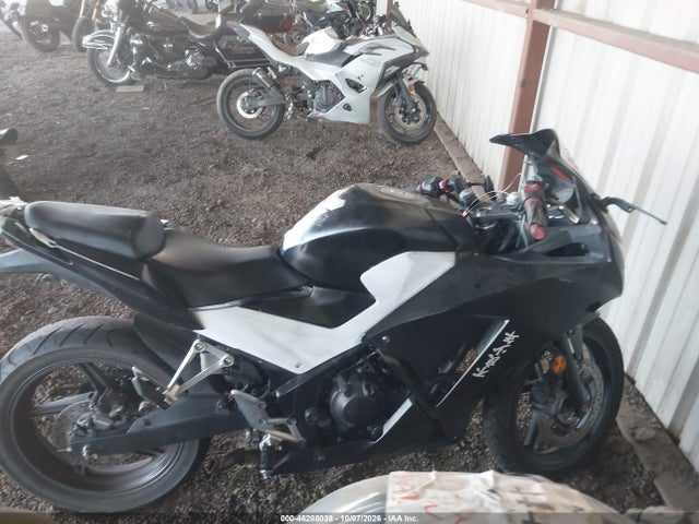2015 Honda Cbr300 Ra მანქანა იყიდება აუქციონზე, vin: MLHNC5159F5100725, აუქციონის ნომერი: 46288038