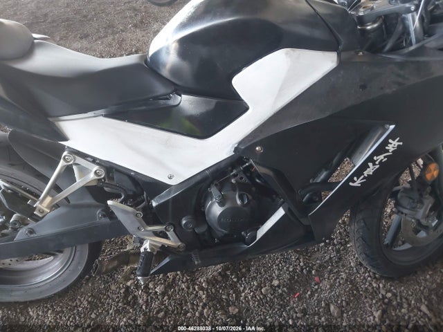 2015 Honda Cbr300 Ra მანქანა იყიდება აუქციონზე, vin: MLHNC5159F5100725, აუქციონის ნომერი: 46288038