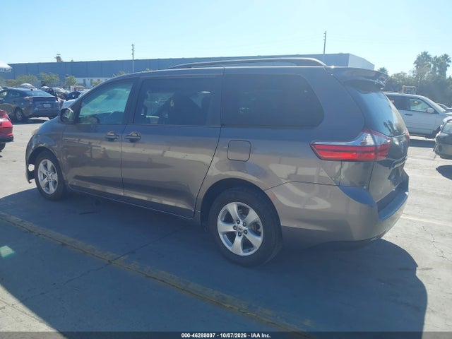 Toyota Sienna Le 8 Passenger 2015 5TDKK3DC9FS567032 Image 3