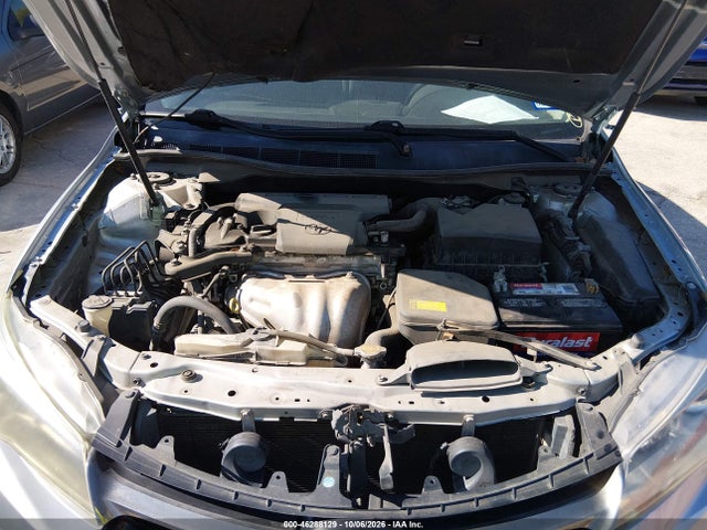 46288129 :رقم المزاد ، 4T1BF1FK1FU887126 vin ، 2015 Toyota Camry Se مزاد بيع