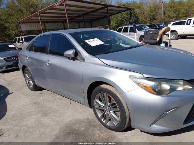46288129 :رقم المزاد ، 4T1BF1FK1FU887126 vin ، 2015 Toyota Camry Se مزاد بيع