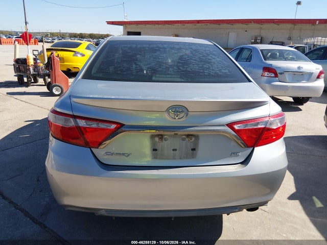 46288129 :رقم المزاد ، 4T1BF1FK1FU887126 vin ، 2015 Toyota Camry Se مزاد بيع