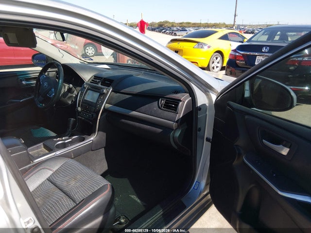 46288129 :رقم المزاد ، 4T1BF1FK1FU887126 vin ، 2015 Toyota Camry Se مزاد بيع
