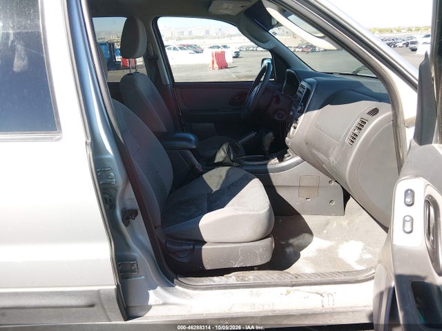 2005 Ford Escape Xlt მანქანა იყიდება აუქციონზე, vin: 1FMYU93165KA60372, აუქციონის ნომერი: 46288314