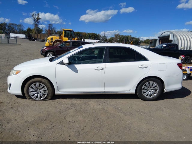 2013 Toyota Camry Le მანქანა იყიდება აუქციონზე, vin: 4T4BF1FK2DR323309, აუქციონის ნომერი: 46288363