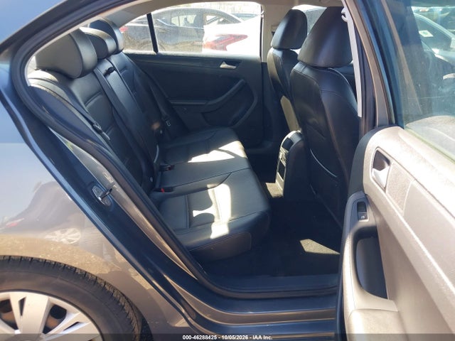 2014 Volkswagen Jetta 1.8t Se მანქანა იყიდება აუქციონზე, vin: 3VWD07AJ6EM275729, აუქციონის ნომერი: 46288425