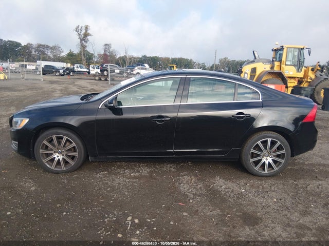 2018 Volvo S60 Inscription T5 მანქანა იყიდება აუქციონზე, vin: LYV402TK9JB176799, აუქციონის ნომერი: 46288430