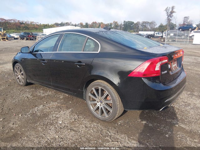 2018 Volvo S60 Inscription T5 მანქანა იყიდება აუქციონზე, vin: LYV402TK9JB176799, აუქციონის ნომერი: 46288430