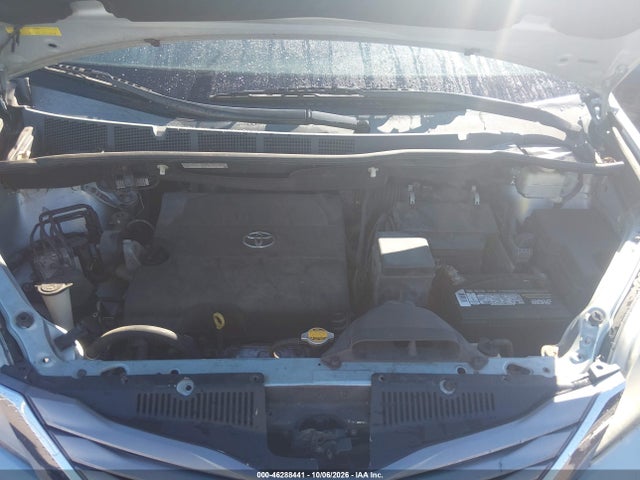 Продажа на аукционе авто 2015 Toyota Sienna Xle 8 Passenger, vin: 5TDYK3DC4FS614929, номер лота: 46288441