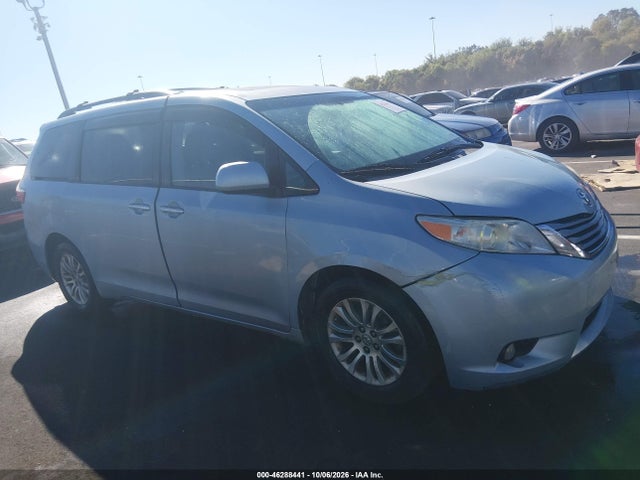 Продажа на аукционе авто 2015 Toyota Sienna Xle 8 Passenger, vin: 5TDYK3DC4FS614929, номер лота: 46288441