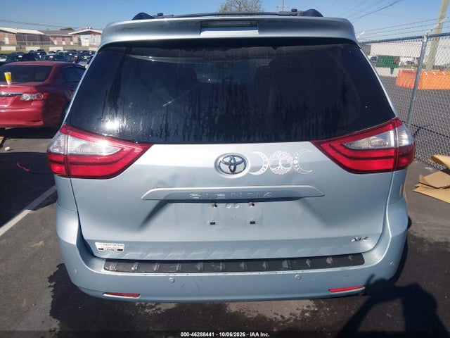 Продажа на аукционе авто 2015 Toyota Sienna Xle 8 Passenger, vin: 5TDYK3DC4FS614929, номер лота: 46288441