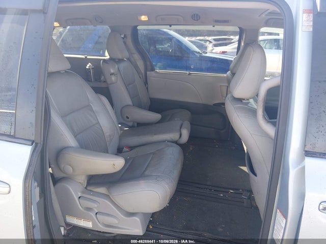Продажа на аукционе авто 2015 Toyota Sienna Xle 8 Passenger, vin: 5TDYK3DC4FS614929, номер лота: 46288441