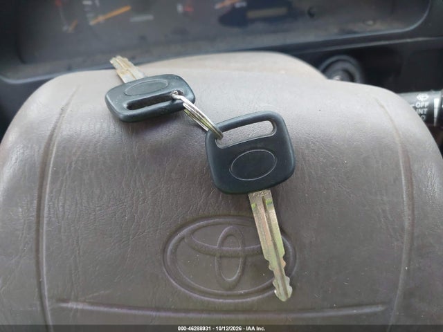 46288931 :رقم المزاد ، 4TAWM72N9XZ562285 vin ، 1999 Toyota Tacoma مزاد بيع