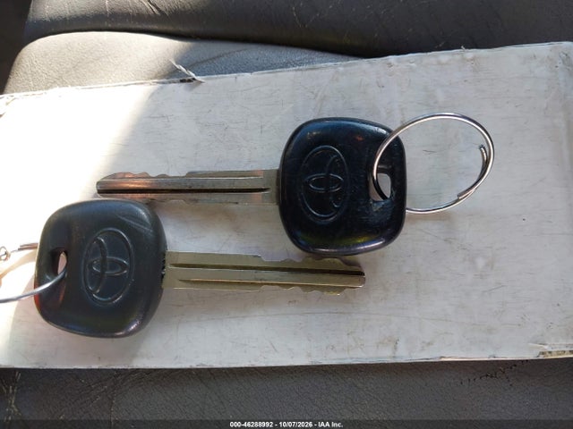46288992 :رقم المزاد ، 4T1BF28B3YU060864 vin ، 2000 Toyota Avalon Xls مزاد بيع